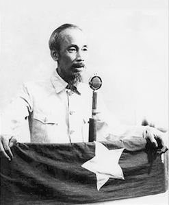 Chủ tịch Hồ Chí Minh đọc Tuyên ngôn Độc lập. Ảnh: Báo Nhân Dân