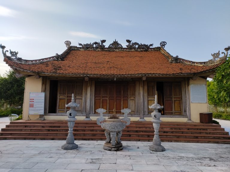 Đền thờ Lý Nam Đế tại xã Vạn Xuân, huyện Tam Nông, tỉnh Phú Thọ